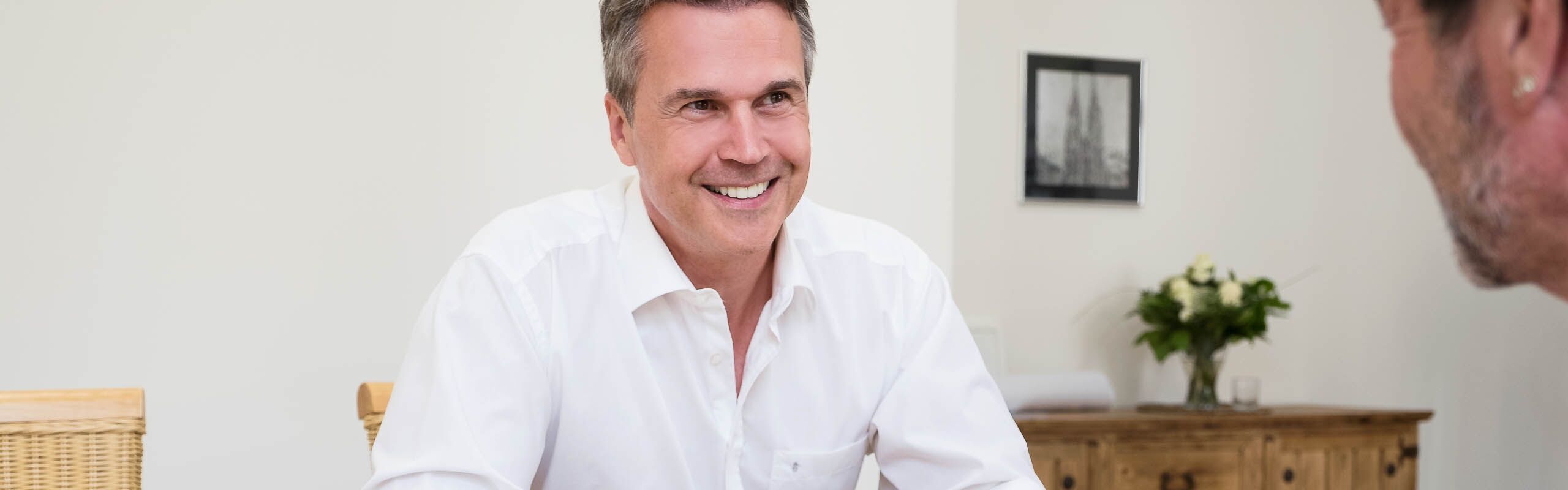 Thomas Kirches, DentBeratung im Beratungsgespräch